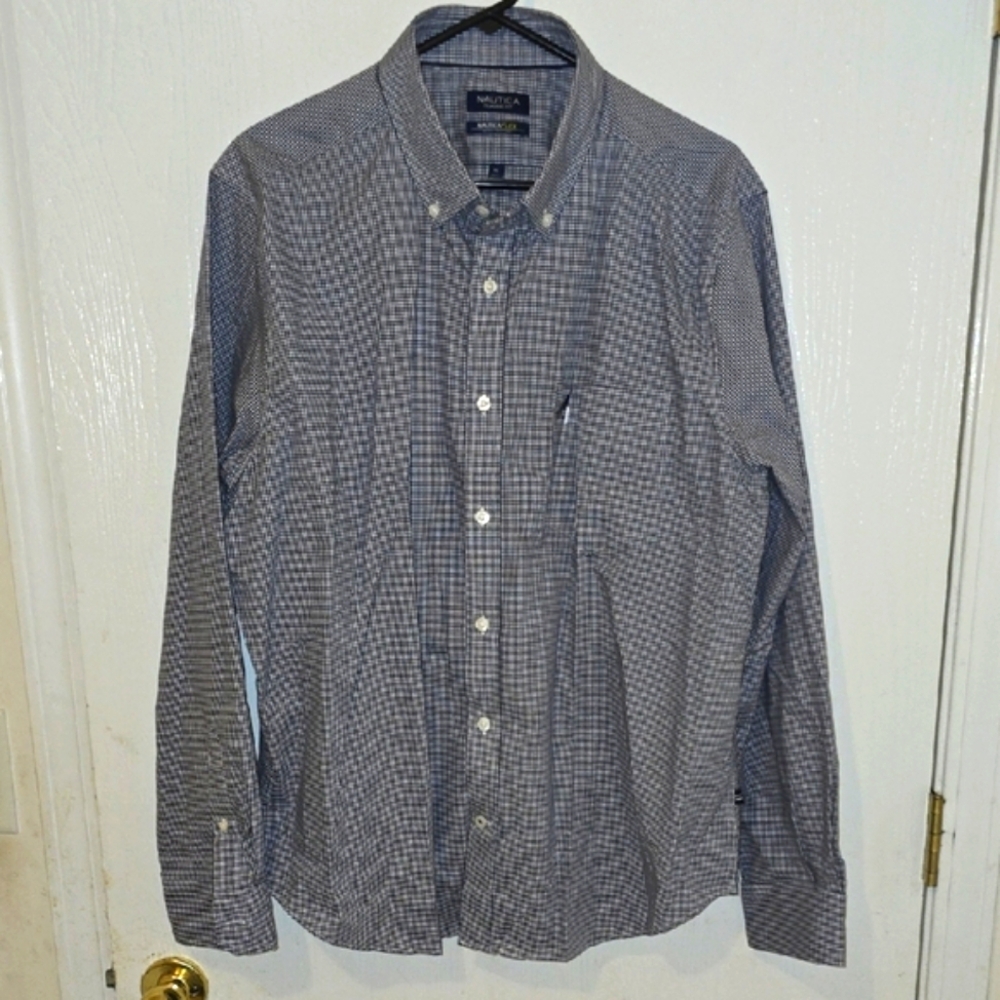 Nautica Men's Checkered Navy Button-Down Wrinkle Resistant Flex Shirt